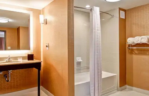 Township of Woolwich Hotel | Homewood Suites by Hilton Waterloo/St. Jacobs