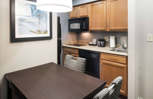 Cedar Rapids Hotel | Homewood Suites by Hilton Cedar Rapids-North