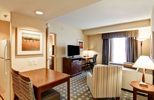 Gateway Hotel | Homewood Suites by Hilton Toronto Mississauga