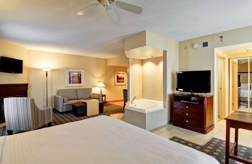 Gateway Hotel | Homewood Suites by Hilton Toronto Mississauga