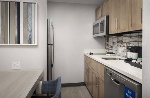 Fairgrounds Hotel | Homewood Suites By Hilton Louisville Airport