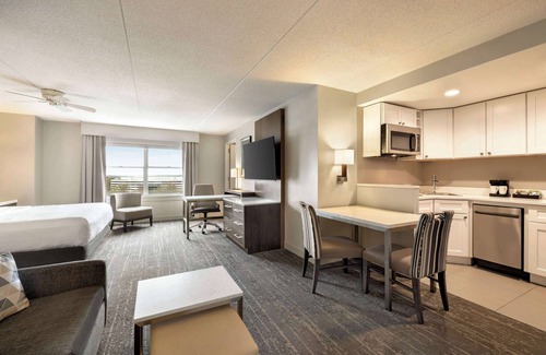 Wynnefield Heights Hotel | Homewood Suites by Hilton Philadelphia-City Avenue
