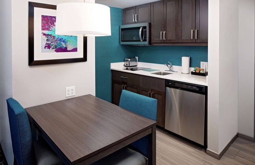 Ronkonkoma Hotel | Homewood Suites by Hilton Ronkonkoma