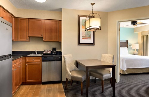 East Beltline Hotel | Homewood Suites by Hilton Grand Rapids