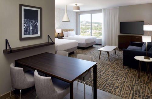 Cote-Des-Neiges—Notre-Dame-De-Grace Hotel | Homewood Suites by Hilton Montreal Midtown, Quebec, Canada