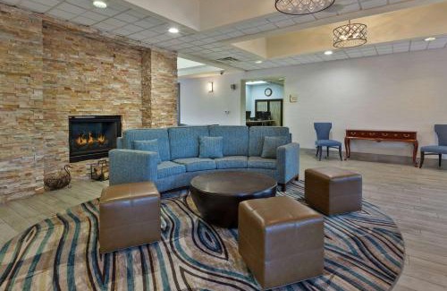 Greenbrier East Hotel | Homewood Suites by Hilton Chesapeake - Greenbrier