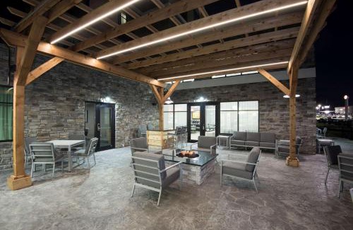 Sheffield Hotel | Homewood Suites by Hilton Cleveland/Sheffield