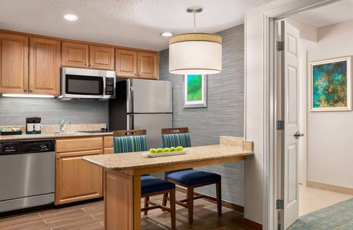 Villas Hotel | Homewood Suites by Hilton - Fort Myers
