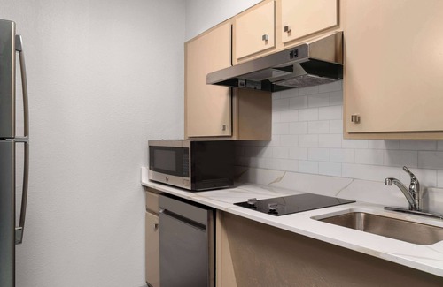 Sandston Hotel | Homewood Suites by Hilton Richmond - Airport