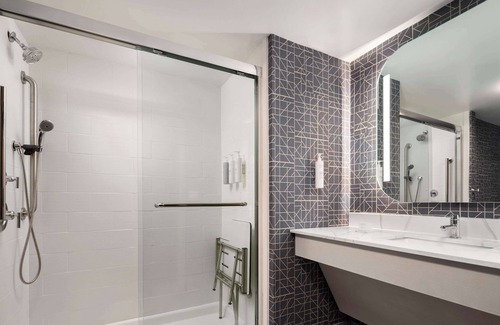 Sandston Hotel | Homewood Suites by Hilton Richmond - Airport