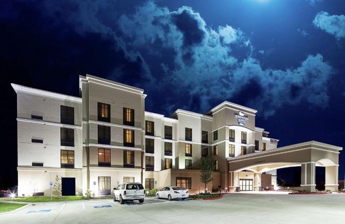 Victoria Hotel | Homewood Suites by Hilton Victoria