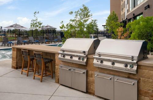 South Arlington Hotel | Homewood Suites By Hilton Grand Prairie At EpicCentral