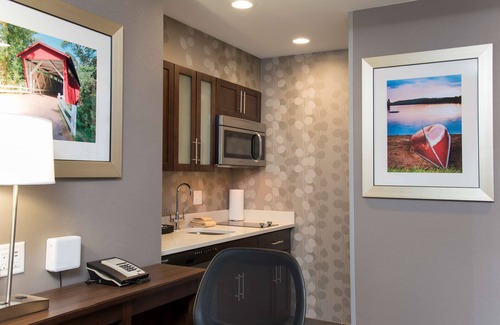 Sheffield Hotel | Homewood Suites by Hilton Cleveland/Sheffield