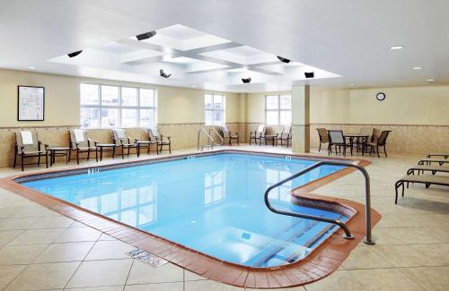 Champaign Hotel | Homewood Suites Champaign-Urbana