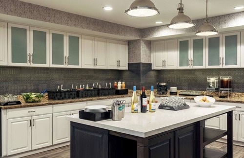 Erie Hotel | Homewood Suites Erie