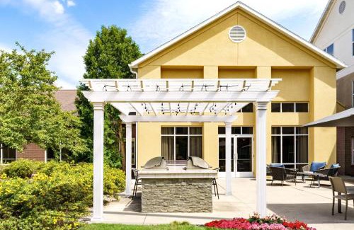 Rochester Hotel | Homewood Suites Rochester-Henrietta