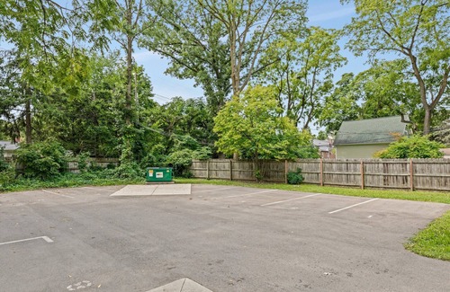 Ypsilanti Apartment | Homey 1 of 2 Room Apt less than 10 miles to UM and 1 mile Walk to EMU