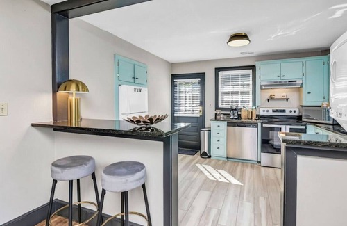 Earlewood House | Homey 2BR in Earlewood