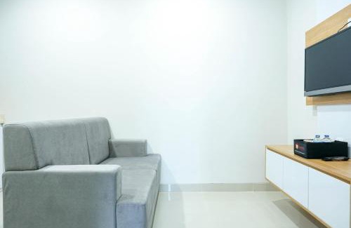 Pondokcina Apartment | Homey and Modern 2BR Apartment at Atlanta Residence By Travelio