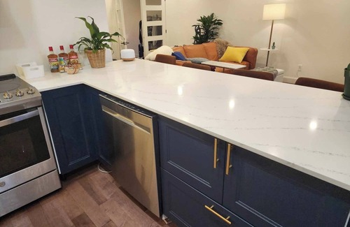 Maisonneuve Apartment | Homey apartment-15 mn downtown-free street parking