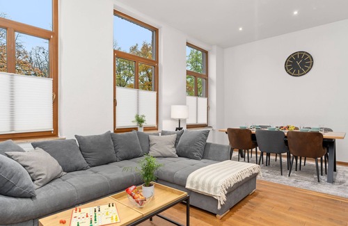 Nord-Mitte Apartment | Homey Apartments: Park Suite - Luxurious Comfort in the Heart of Bremerhaven