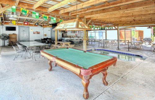 Red Hill Apartment | Homey Beach Hideaway
