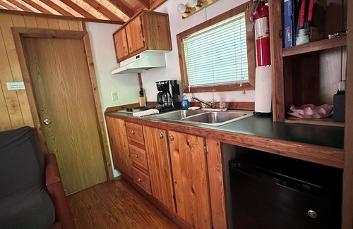 Bloomington Cabin | Homey Cabin in Bloomington