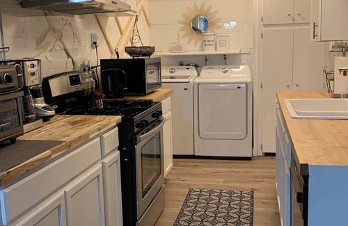 Las Vegas House | Homey Comfy Vacation Rentals - Las Vegas