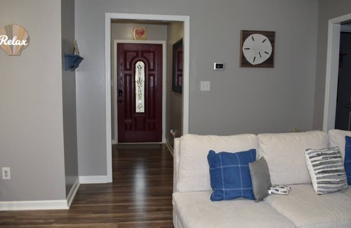 Hubert House | Homey, Cozy and Cheerful House