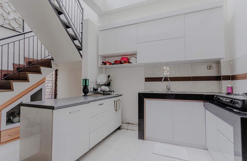 Prawirotaman House | Homey Cozy Friendly Family-sized house