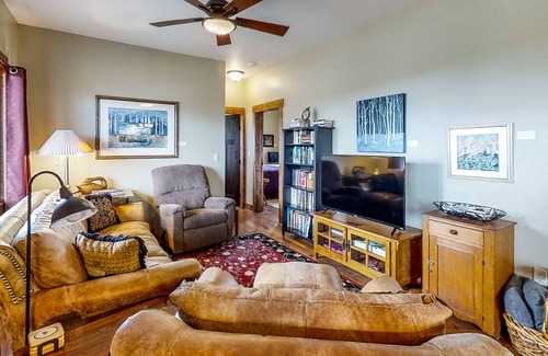 Cortez Cottage | Homey, dog-friendly cottage with big yard & updated kitchen - 1 block to Main St