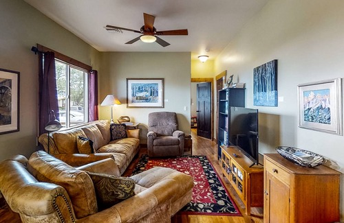 Cortez Cottage | Homey, dog-friendly cottage with big yard & updated kitchen - 1 block to Main St