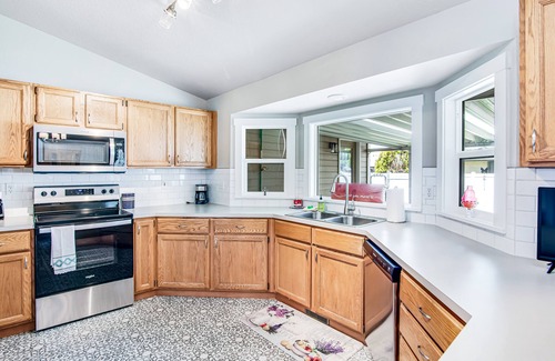 West Valley House | Homey, dog-friendly escape with private yard, WiFi & W/D