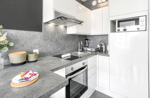 Ambilly Apartment | Homey Garden - Free parking/Near Tram/Netflix/Wifi