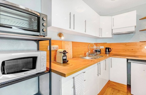 Ambilly Apartment | Homey Harbor - Private Balcony/Near tram/Parking