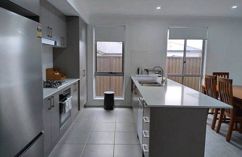 Currans Hill House | Homey Holiday House