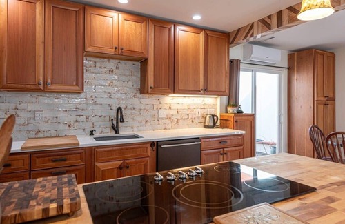 Lafayette House | Homey Retreat in Historic Old Town Lafayette