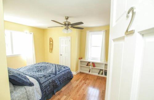 Cornwall House | Homey Single Family on Old Orchard