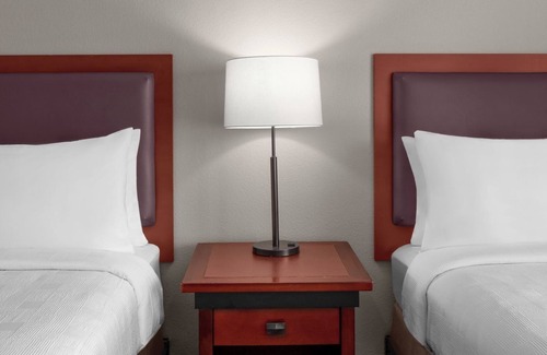 Snail Hotel | Homey Suite with Full Kitchen and Separate Living Areas - BBQ, Breakfast