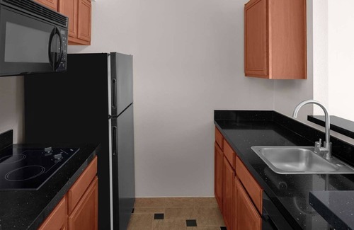 Snail Hotel | Homey Suite with Full Kitchen and Separate Living Areas - BBQ, Breakfast