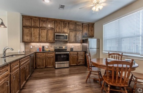 Huntsville Apartment | Homey townhome perfect for traveling individuals looking for short-term leases