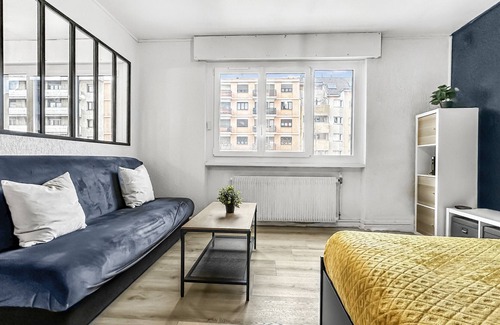 Ambilly Apartment | Homey Velvet - Near tram and Geneva/Free Netflix