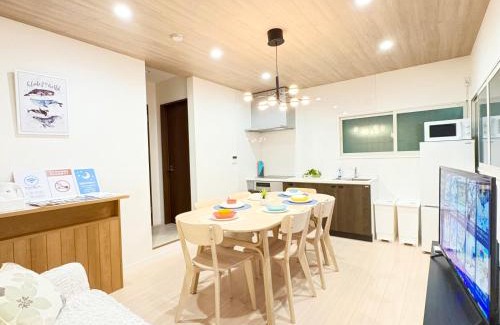 Chinatown Apartment | homey1F I 横浜中華街の中に位置する一戸建ての1階部分 I ダブルサイズ寝具3台最大6人 I 元町中華街駅徒歩3分