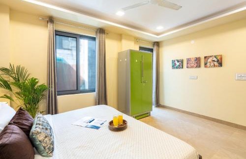 Dariyaganj Apartment | Homlee-Legacy 3BHK Flat in Central DEL-Lift-Terrace