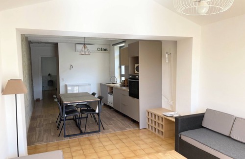 Homps House | HOMPS VILLAGE HOUSE