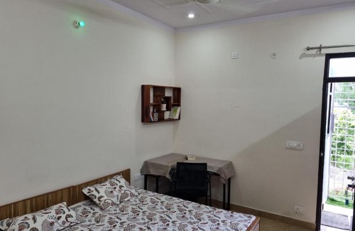 Bullawala House | HOmTEL-1Bedroom Home Stay by Pushpanjali QLH