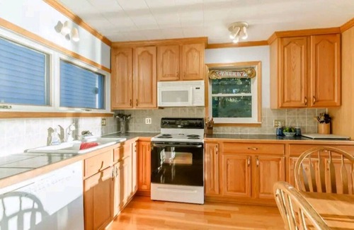 Honeoye Cottage | Honeoye Lake Margaritaville Way