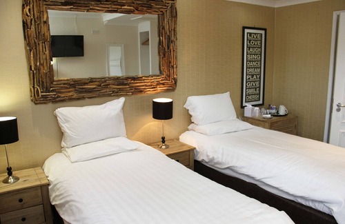 Croxdale Hotel | Honest Lawyer Hotel