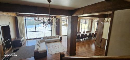 Medeu District Villa | Honey Apartments Almaty