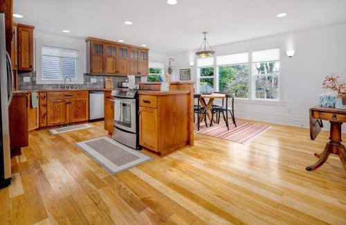 McMinnville House | Honey Bea